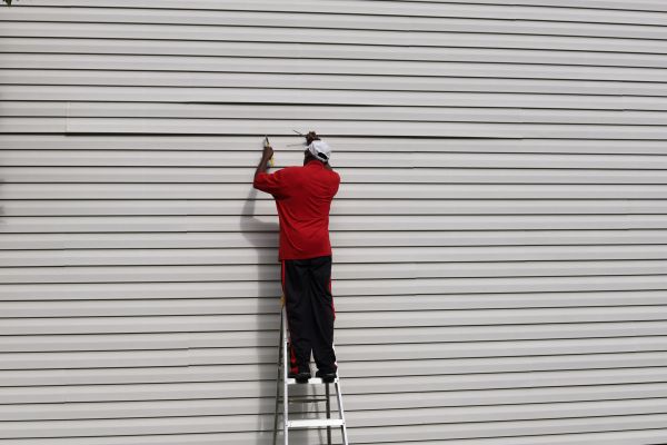 Loose Siding Repair in Escondido