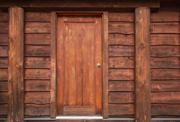 Log Cabin Siding Installation in Escondido