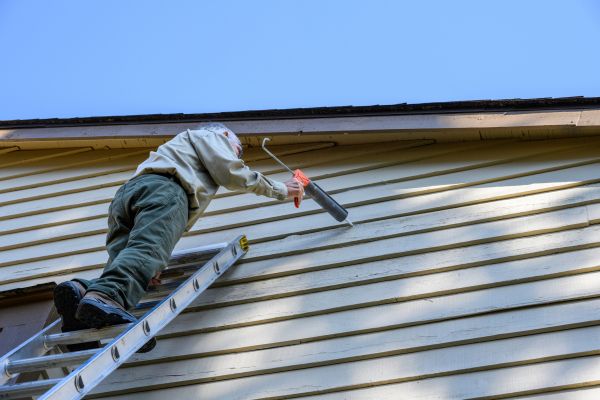 Cost of Vinyl Siding Caulk Repair in Escondido